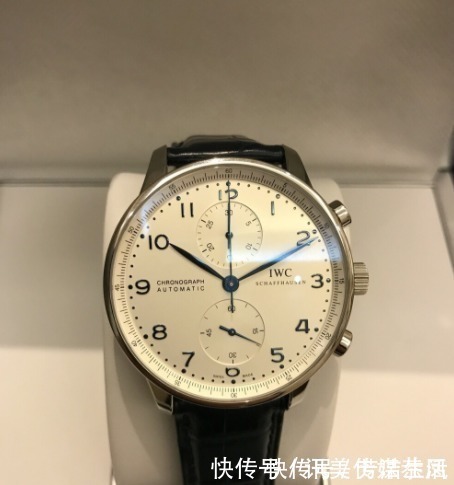 腕表|职场男人应该送自己的礼物,万国葡计腕表来报道