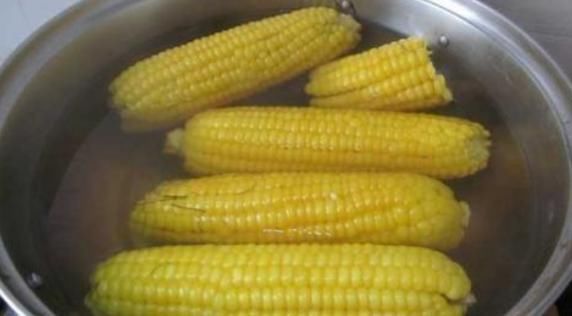 老年性黄斑病变|糖尿病患者吃玉米,对血糖有什么影响?一些吃法,血糖会飚升!