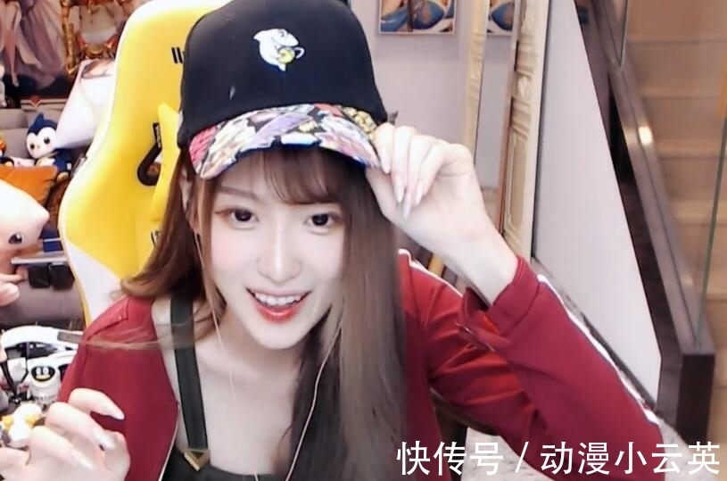 cos|纲手之后腐团儿再次COS火影,战术后退秀42码大鞋,超管连忙警告