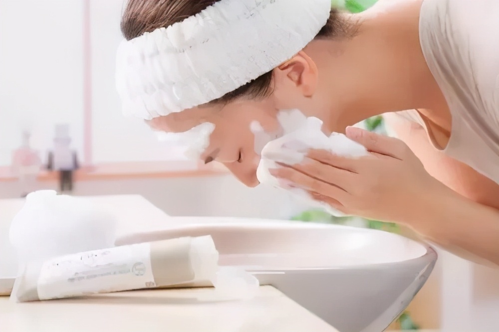 千万不要小瞧洗脸,洗不好真的会烂脸