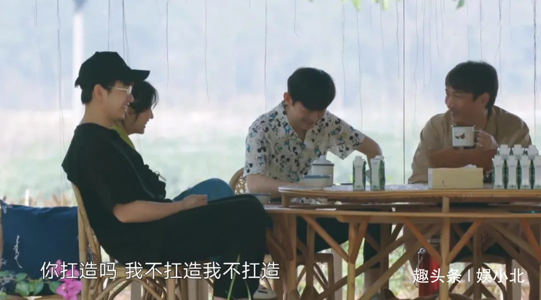 蘑菇|嘉宾重复请、广告太频繁、农活总干不完，被《向往4》劝退