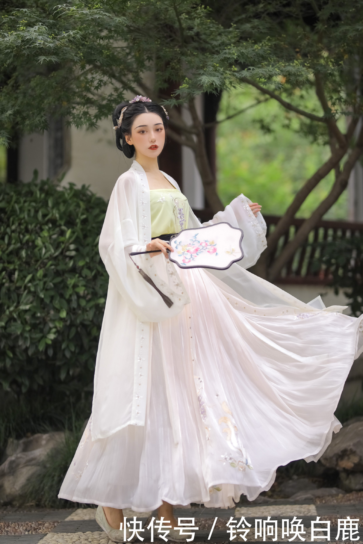 精致好看的“七尾狐”汉服,大多数人不愿入手,这是怎么回事呢