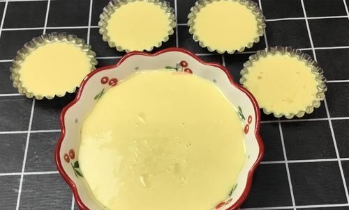 懒人蛋糕|4个鸡蛋，1碗面粉，不用烤的蛋糕，不塌不回缩，松软香甜