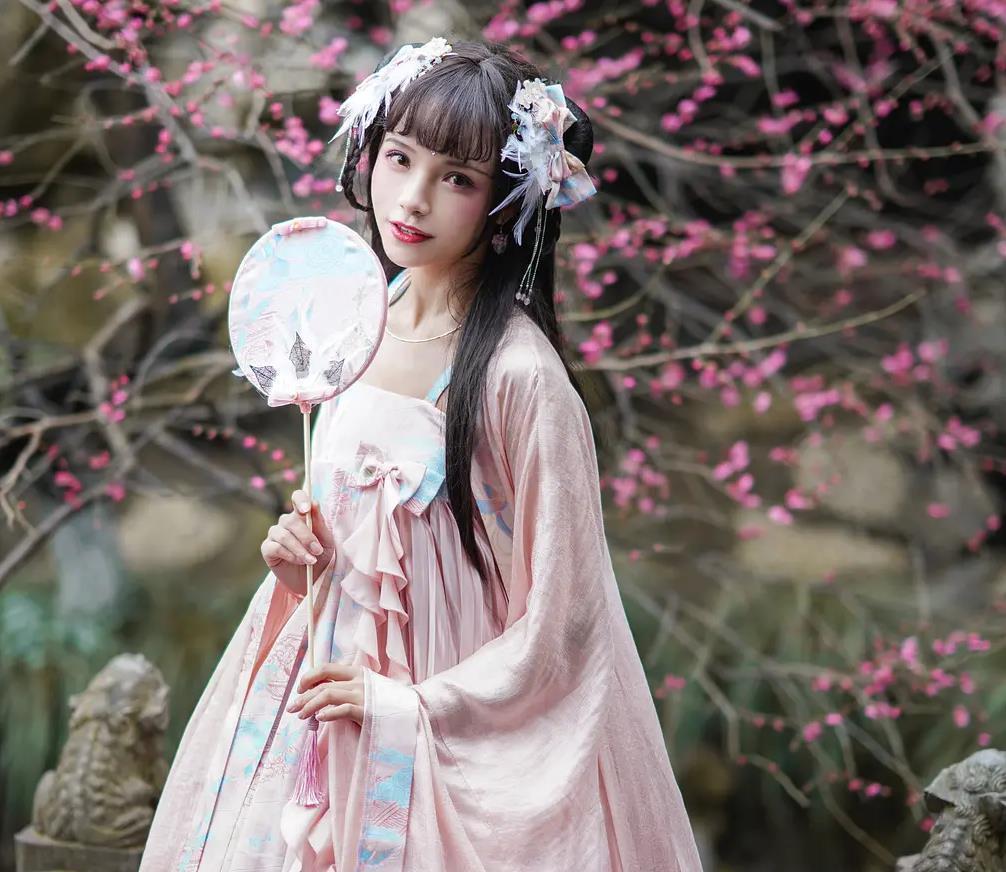 小姐姐|汉服又玩出新花招,圈子里的小姐姐怒了洛丽塔娘请自重