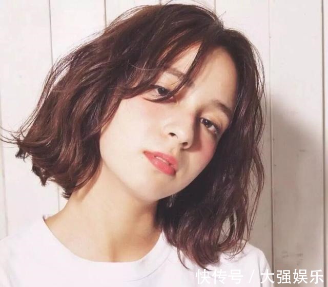 蛋卷头 头发少尽量避开这些发型!试试“视觉增发法”,发量秒变“王者”
