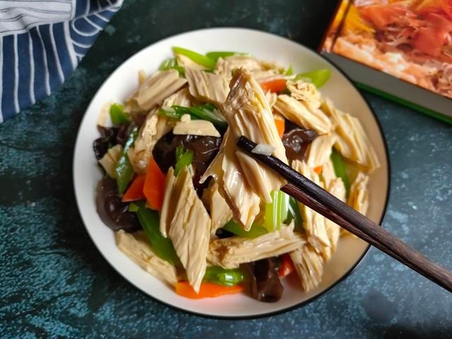 好吃|天气转凉，这道菜要常吃，高纤维高蛋白，营养好吃不长肉
