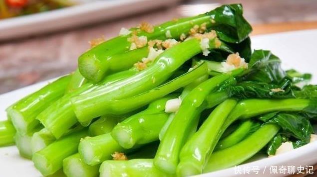 青菜|炒青菜，最忌洗了就下锅炒！做好3点，青菜鲜嫩翠绿，像饭店炒的