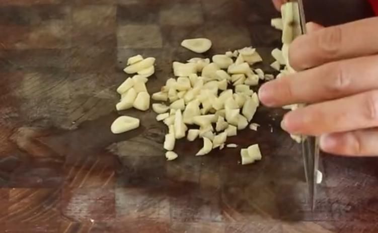 吃法|营养丰富的莲藕又出新吃法,鲜香美味,做法简单,端上桌就吃完了