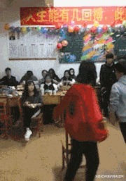 |搞笑GIF段子:这下好了姑娘回去有理由解释了