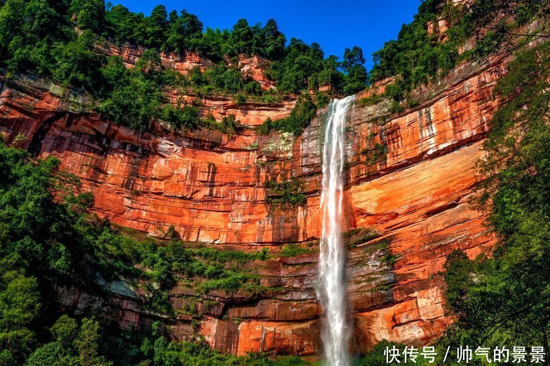 中年|贵州的黄果树瀑布和万峰林，千户苗寨和龙宫等8大景点，先去哪个