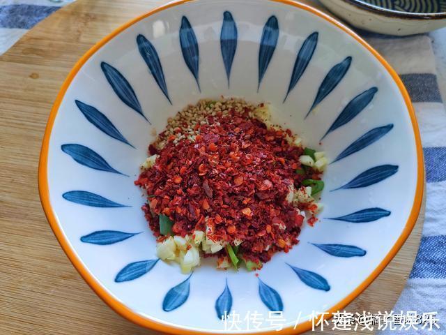 调制|适合冬季吃的面条,有肉有菜还有蛋,一碗下肚从头暖到脚,真舒服