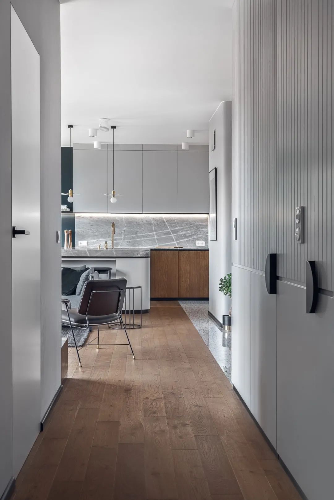 布置|100㎡现代轻奢,极简深色的质感,细节精致的设计,华丽档次