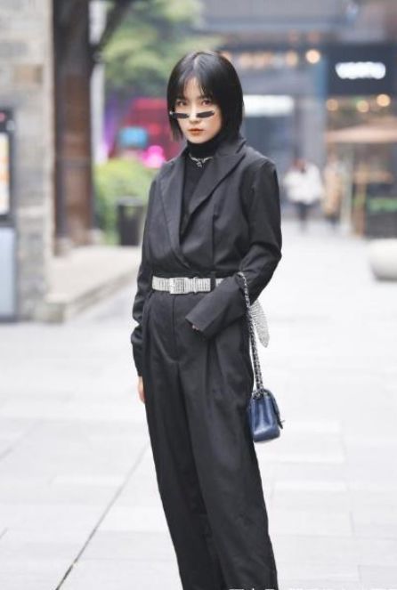 时尚|气质美女穿搭时尚,长发飘飘,气质典雅又迷人