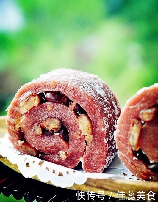 一杯糯米一碗红豆,蒸熟加搅拌,即成又香又软的糯米糕,再不用买