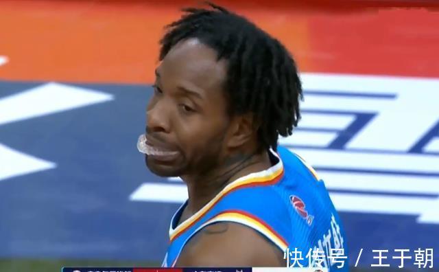 陶汉林|狂轰15-1攻击波,山东男篮开场暴走!首发5人全面开花,对手8中0