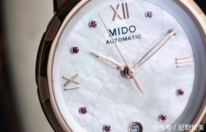 公价|美不胜收!全新花淅系列“复古红”女表公价8,400元现货在售