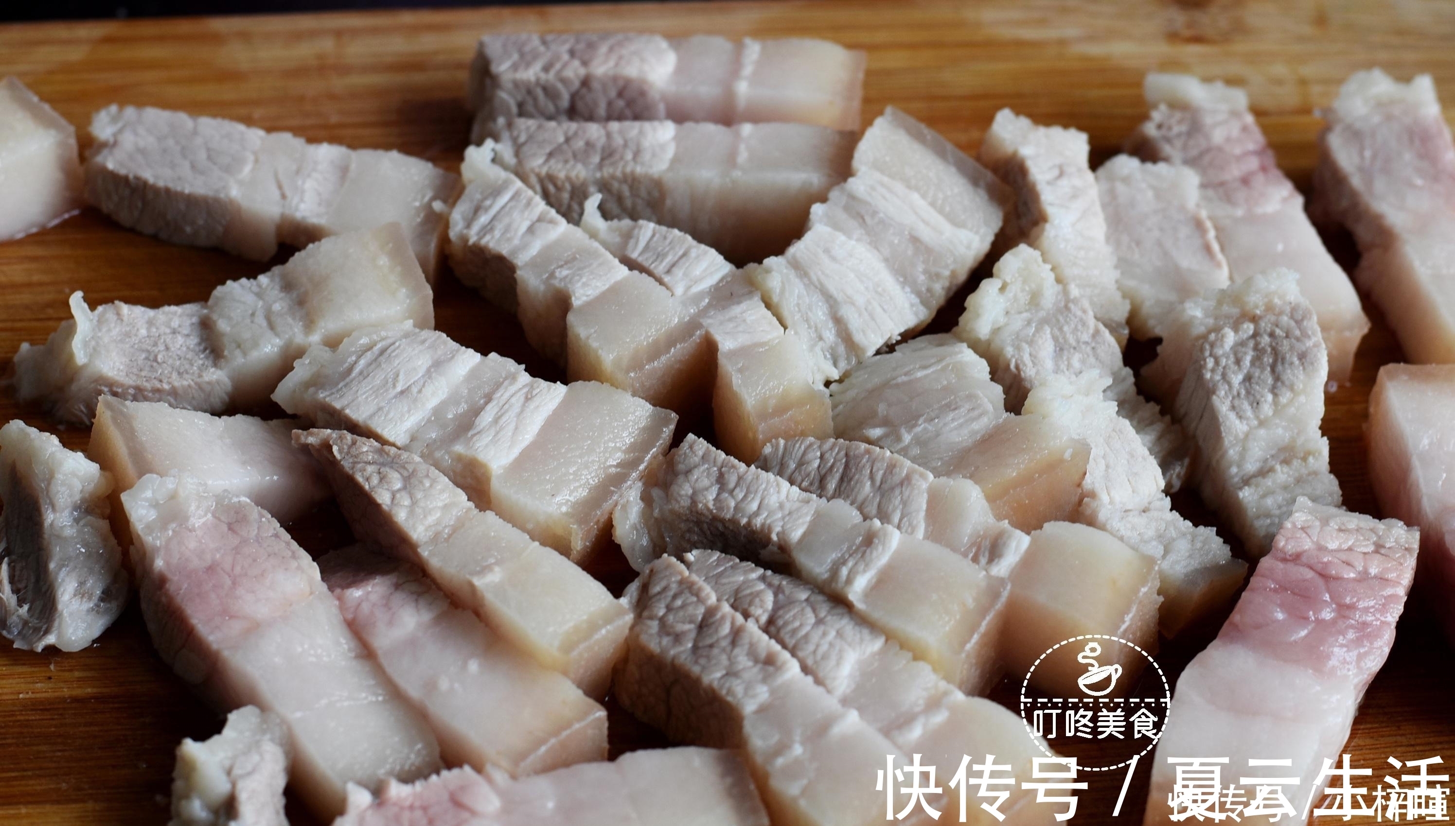 入味|做红烧肉时,别只知道焯水,牢记3个小技巧,肥而不腻更入味!