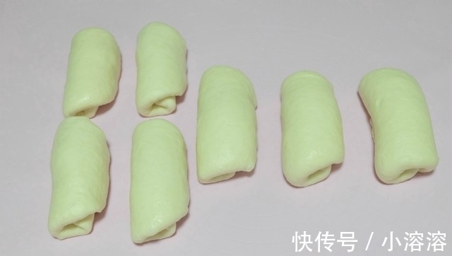 吐司盒|这个面包配方好，牛奶、黄油、鸡蛋全不放，一次发酵，香软又健康