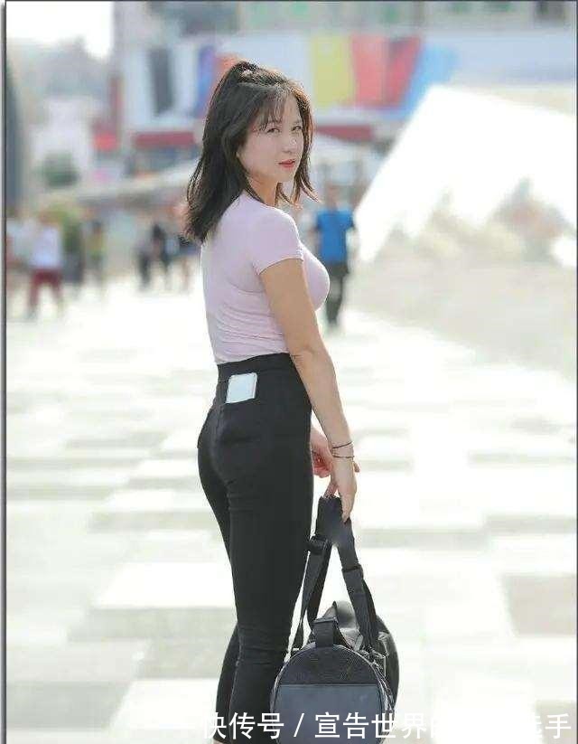 高挑 打底裤穿搭也可以酷酷哒，让女性变更加高挑，时尚街头的宠儿！