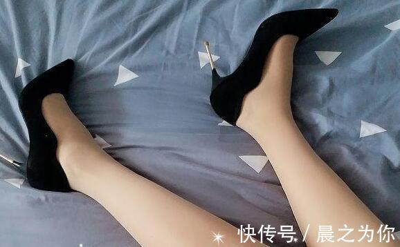 浅口 端庄秀丽的细脚高跟鞋,秀出小女人的性感气质,优雅又迷人!