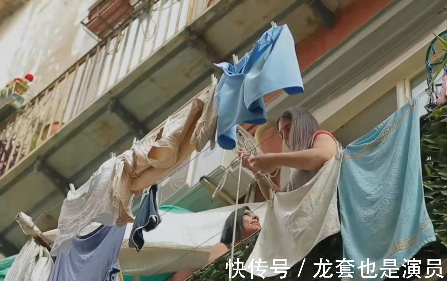 波里|挺矛盾的！那不勒斯是一座什么样的城市？