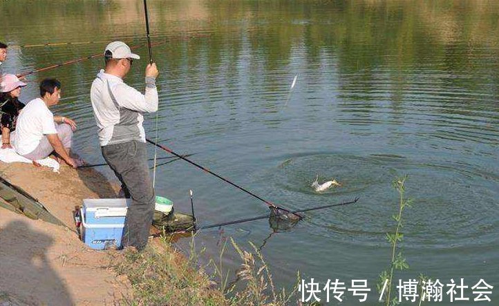 老钓友教你冬季使用朝天钩钓鲫鱼的诀窍