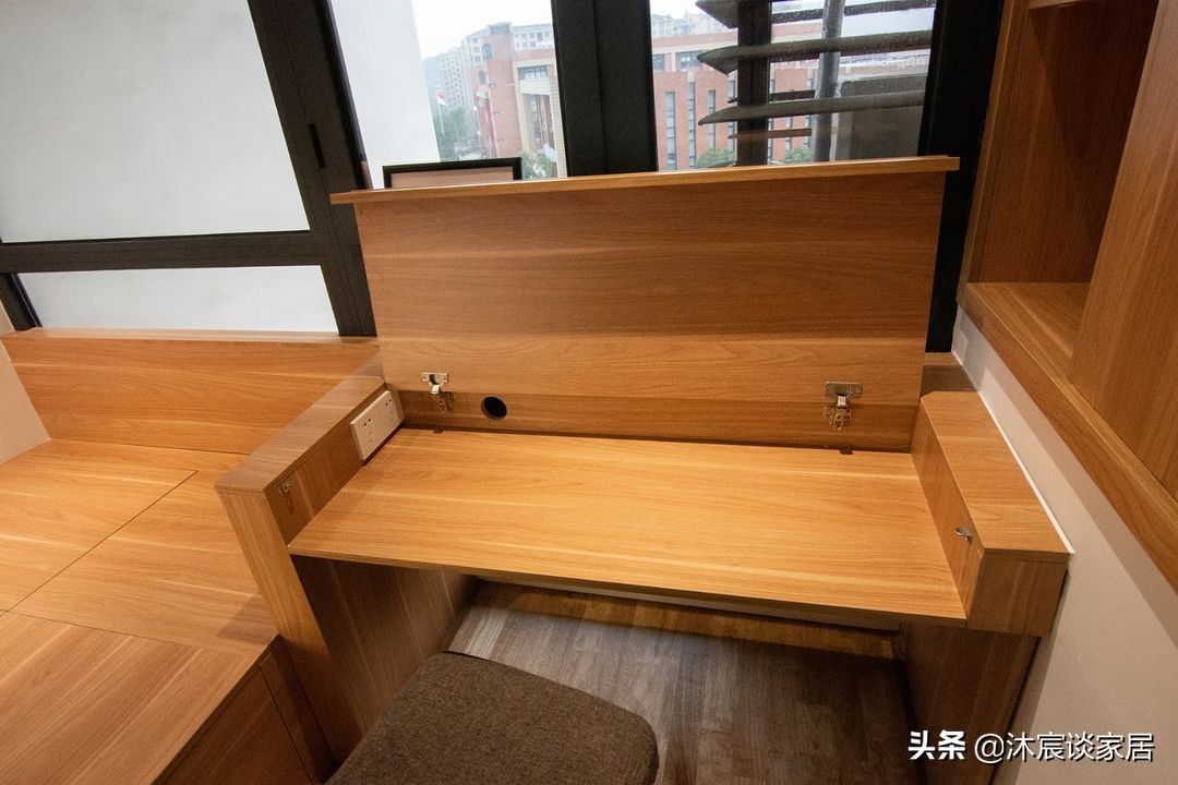 客厅|她家的客厅不一样，用卡座取代沙发，好看又实用，真是小户型救星