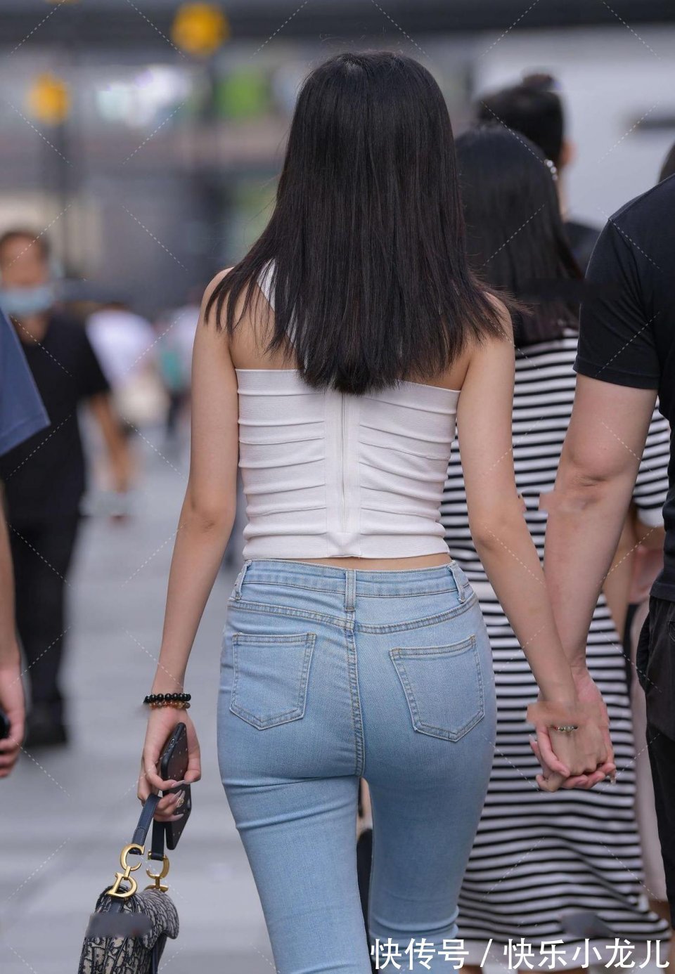 抗过敏性|越看越有味道的辣妈,身材干瘦不显胖,越看越有富贵阔太味