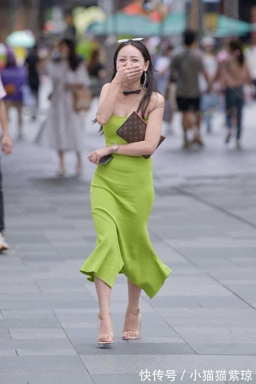 正装裤 胯宽的瑜伽裤美女,打破单调和刻板,展现气质!