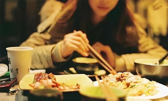 怀孕|怀孕七个月，肚子已有八月大，夫妻俩正高兴却被告知“胎儿过大”