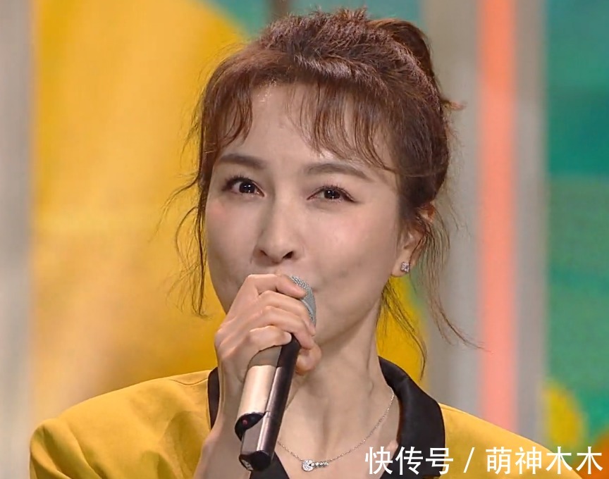 何炅|湖南台主持人话筒编号曝光,何炅1号汪涵2号,幸亏何炅早有解释