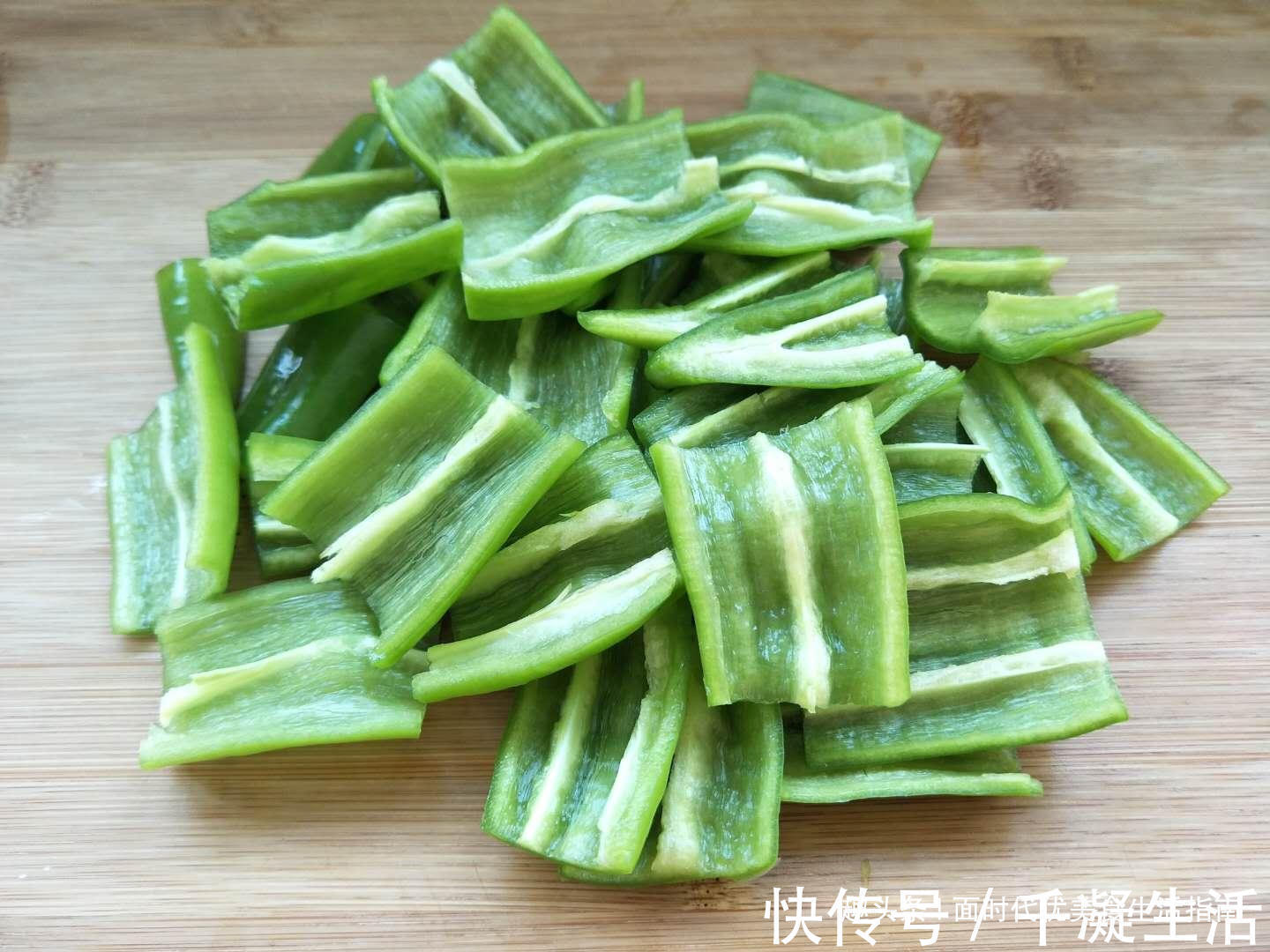 翻炒均匀|这菜是天然的减肥食材,多吃也不长肉,关键还能杀菌防感冒!