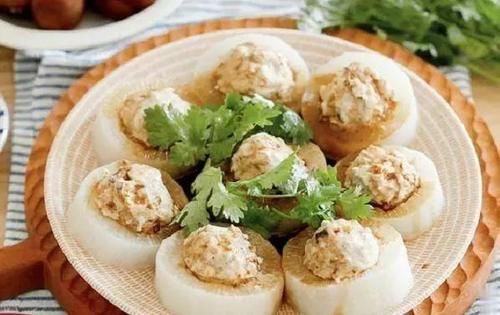  10余道菜肴分享，料足味更香，下酒下饭好实惠，家人吃的美滋滋