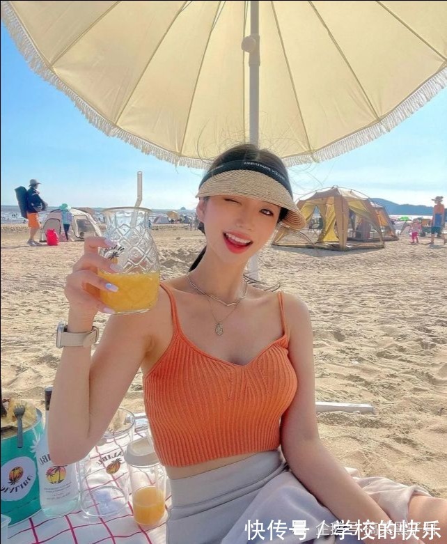 |内涵段子：小时候有一次犯错被老爸打，想着上吊死了算了！