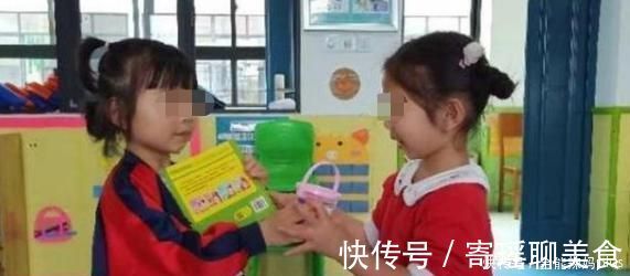 家长|幼儿园互换礼物,1000元玩具被换“破纸盒”,网友笑惨:让你炫富