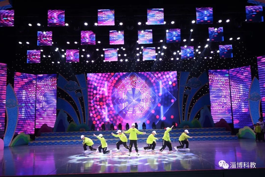 大幕拉開！2022跨年盛典開啟錄制！一起為孩子們加油！