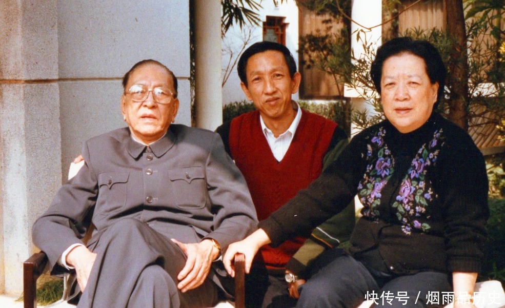 许多著名领导人的子女聚集在一起,怀念这位老将军