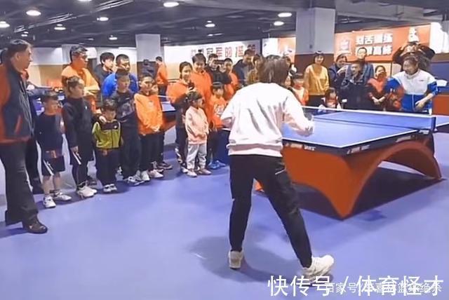 恩师|感恩!陈梦春节带爸妈看望恩师,与妈妈对打很热闹,国乒师妹露面