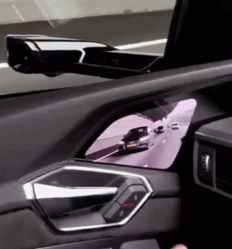 |搞笑GIF:当时我就懵了 裤子事小脸面事大