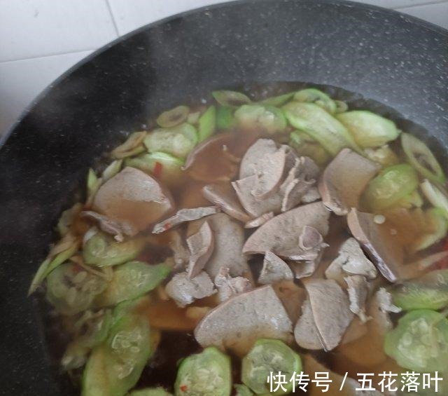 红油|红油猪肝面,香辣过瘾,顺滑爽口!