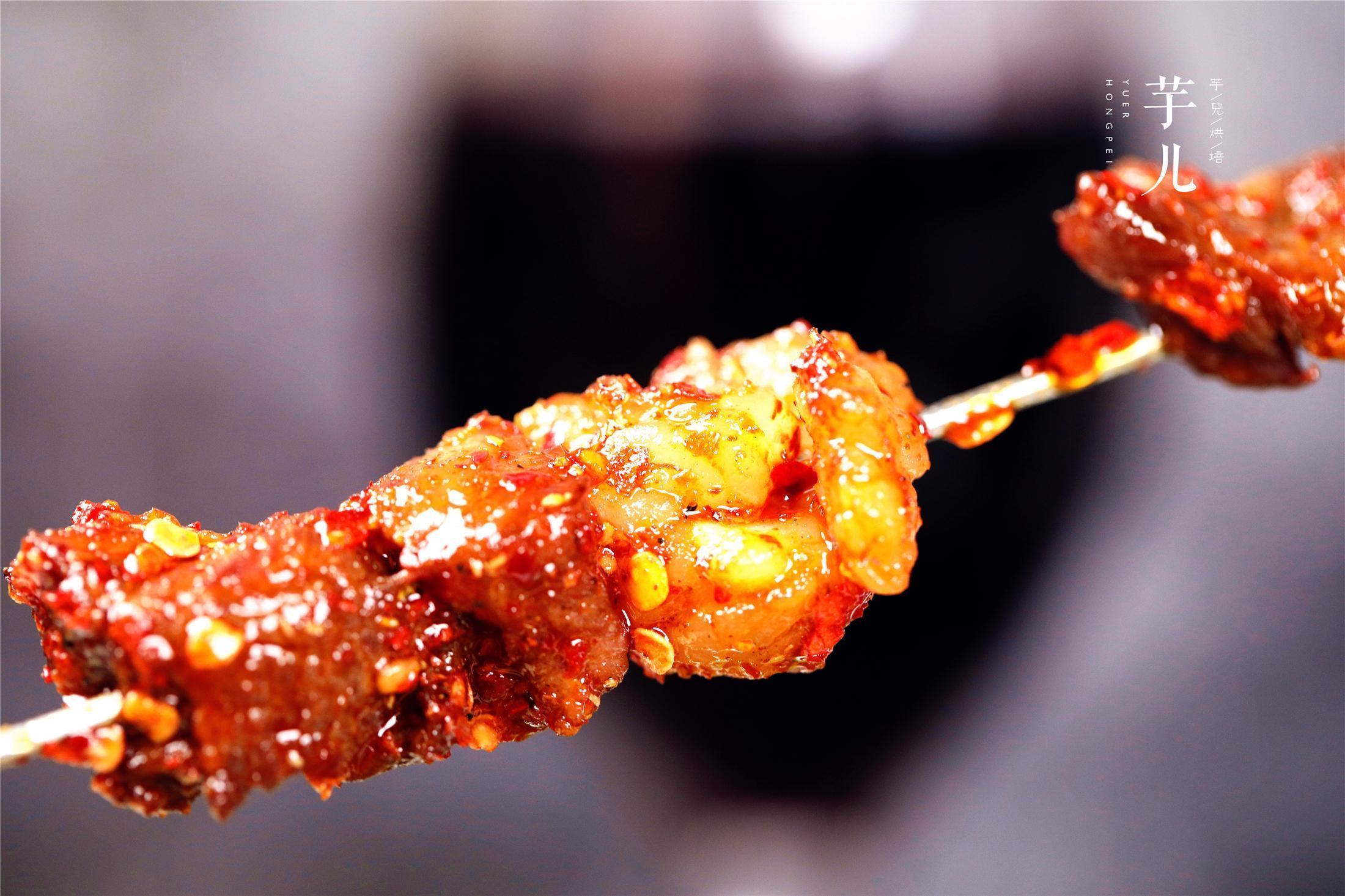 想吃羊肉串教你在家自己烤,做法简单,软嫩多汁,美味又健康