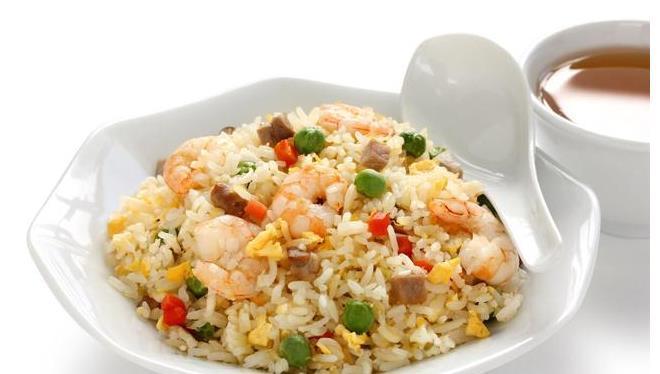 米饭|做蛋炒饭时,先炒鸡蛋还是先炒米饭?都不对,“金包银”更好吃
