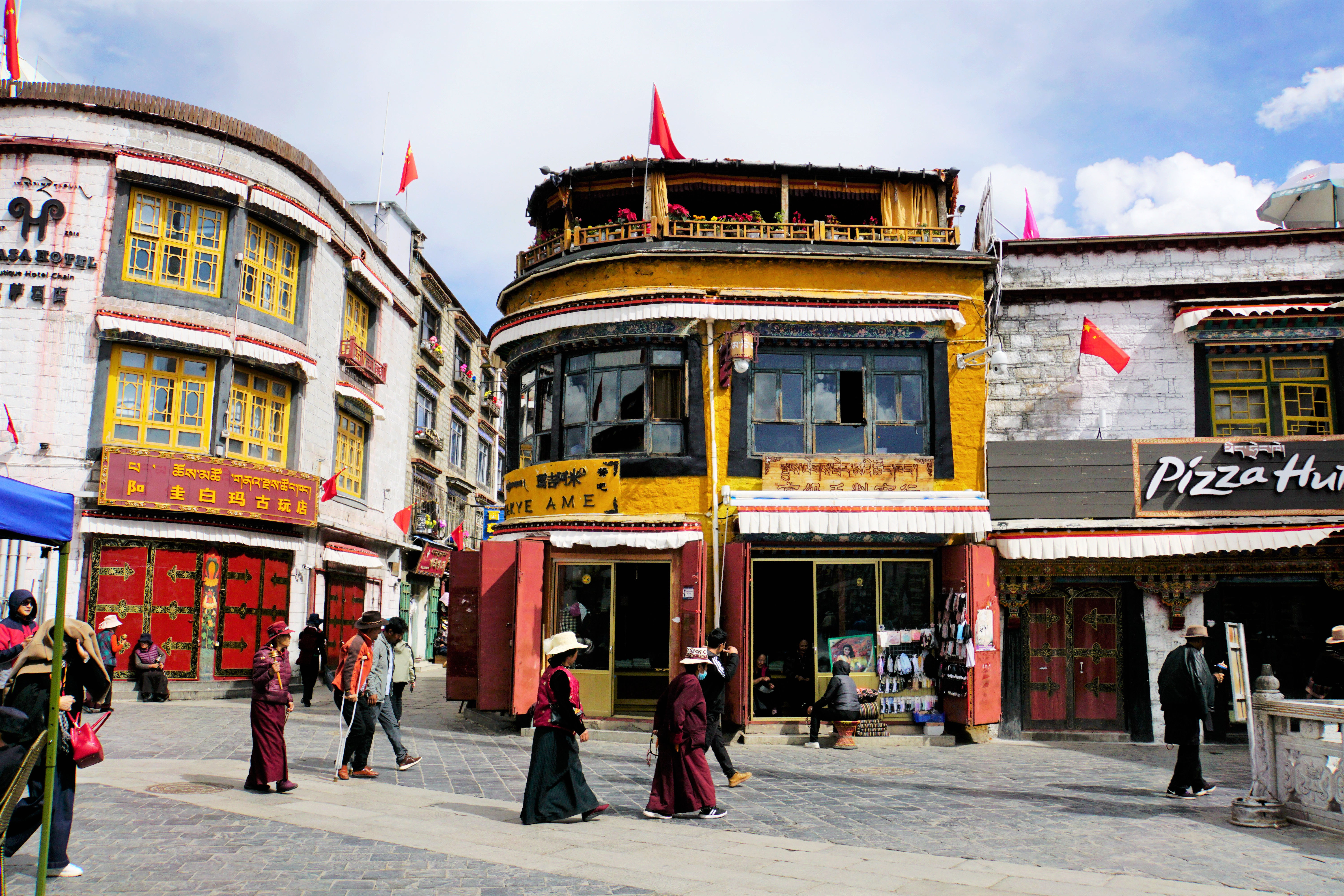 大昭寺|【80天单人单车环藏之旅】观览佛教圣地大昭寺，八廓街猎摄盛装美女