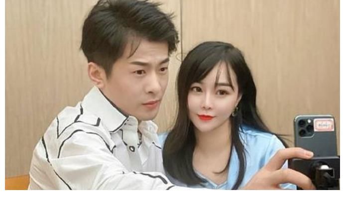 直播|真假？辛巴徒弟直播带货13万名表卖400，8888元黑珍珠吊坠卖999