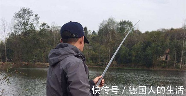 冬钓大鲫鱼,用长竿短线双铅钓法,没有比这更好的方法!