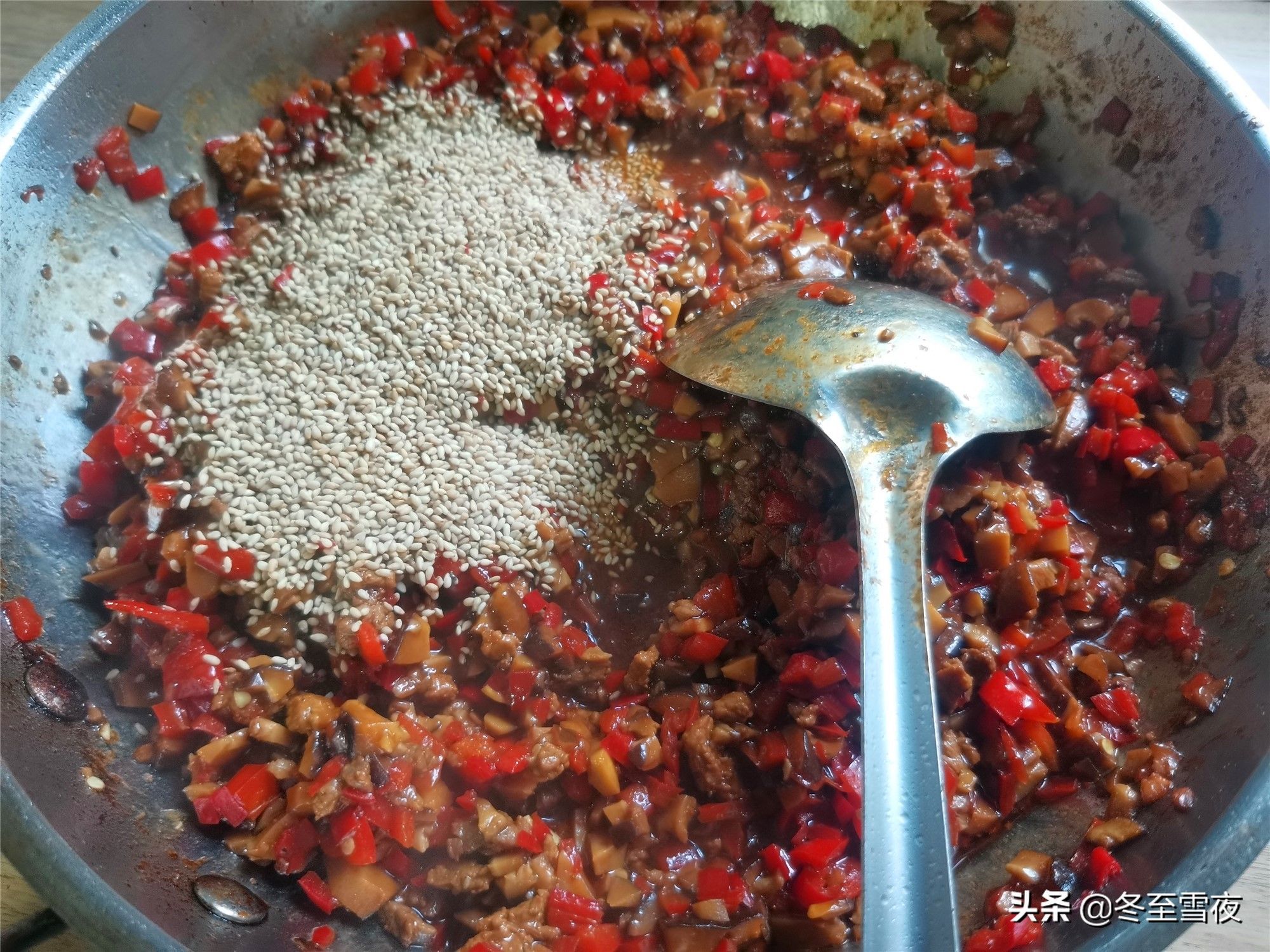 翻炒均匀|想吃下饭酱，不用超市买，教你在家做，比老干妈还好吃，太下饭了