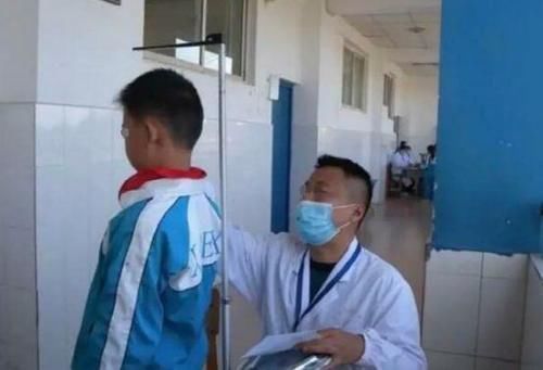 孩子|3种饭“偷走”孩子身高，父母还塞给孩子，儿科主任：无知父母害了娃