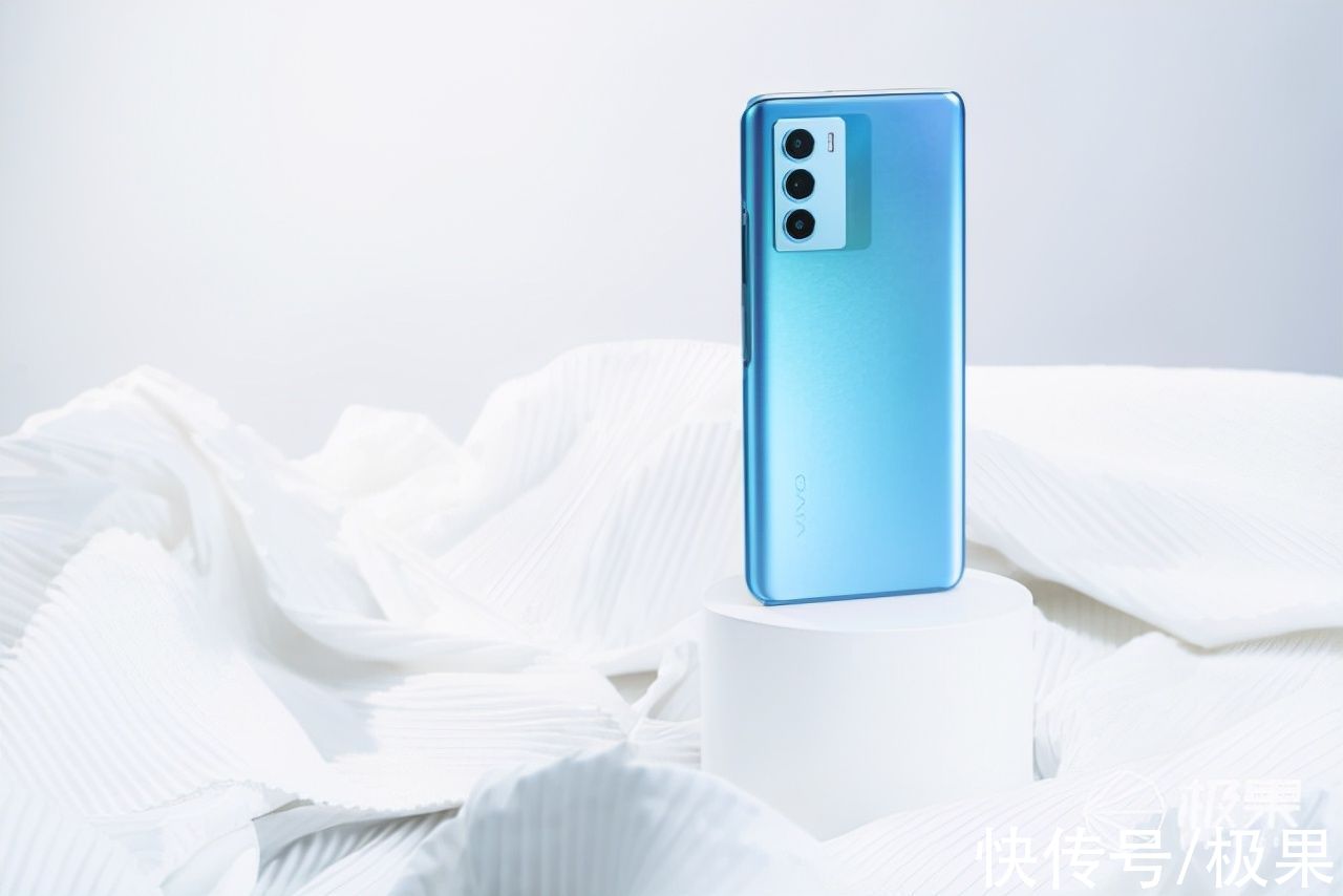 t1|vivo T1真机上手：骁龙778G+5000mAh大电池，1799售价很亲民