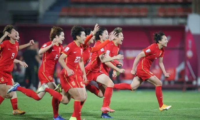 铿锵玫瑰|铿锵玫瑰永不凋零!这一夜,我们为中国女足点球淘汰日本热泪盈眶