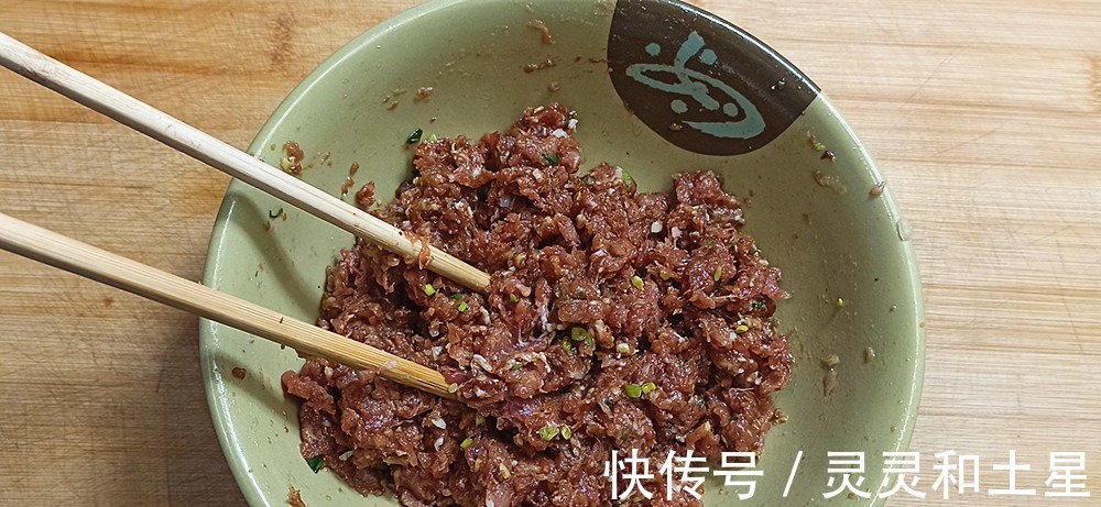 教你肉饼最简单的做法不用揉面,做出来皮薄馅大特别好吃解馋!